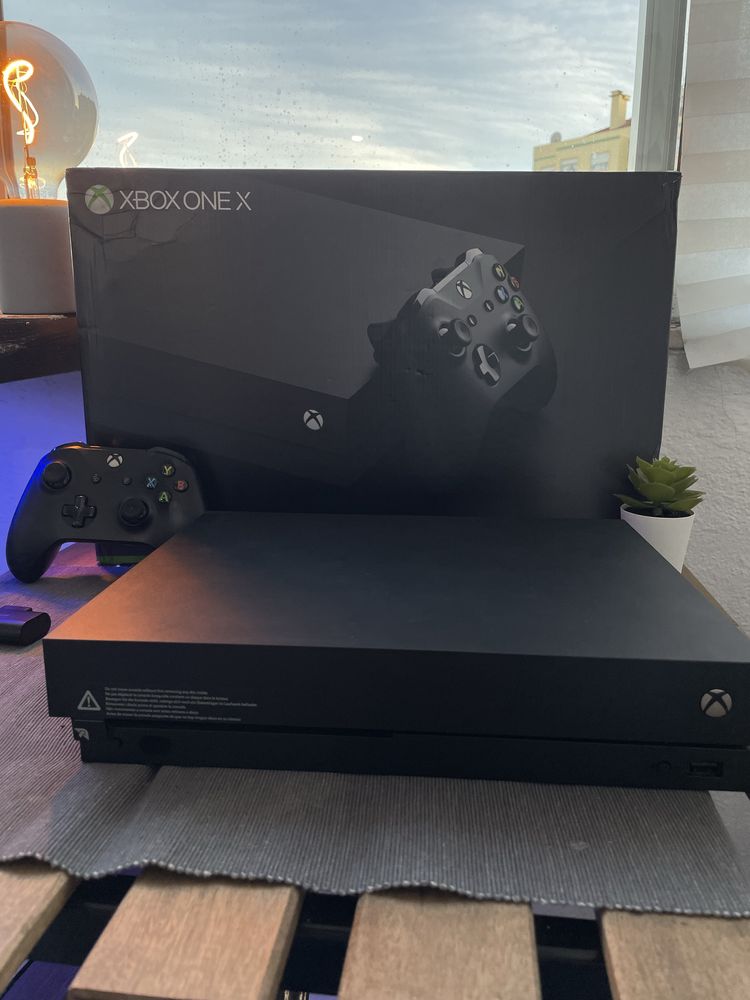 Xbox One x 1TB como nova