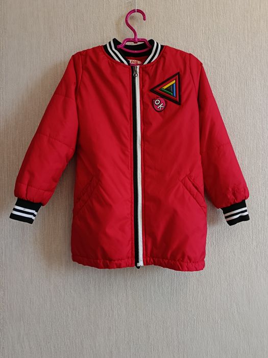 Куртка на дівчинку