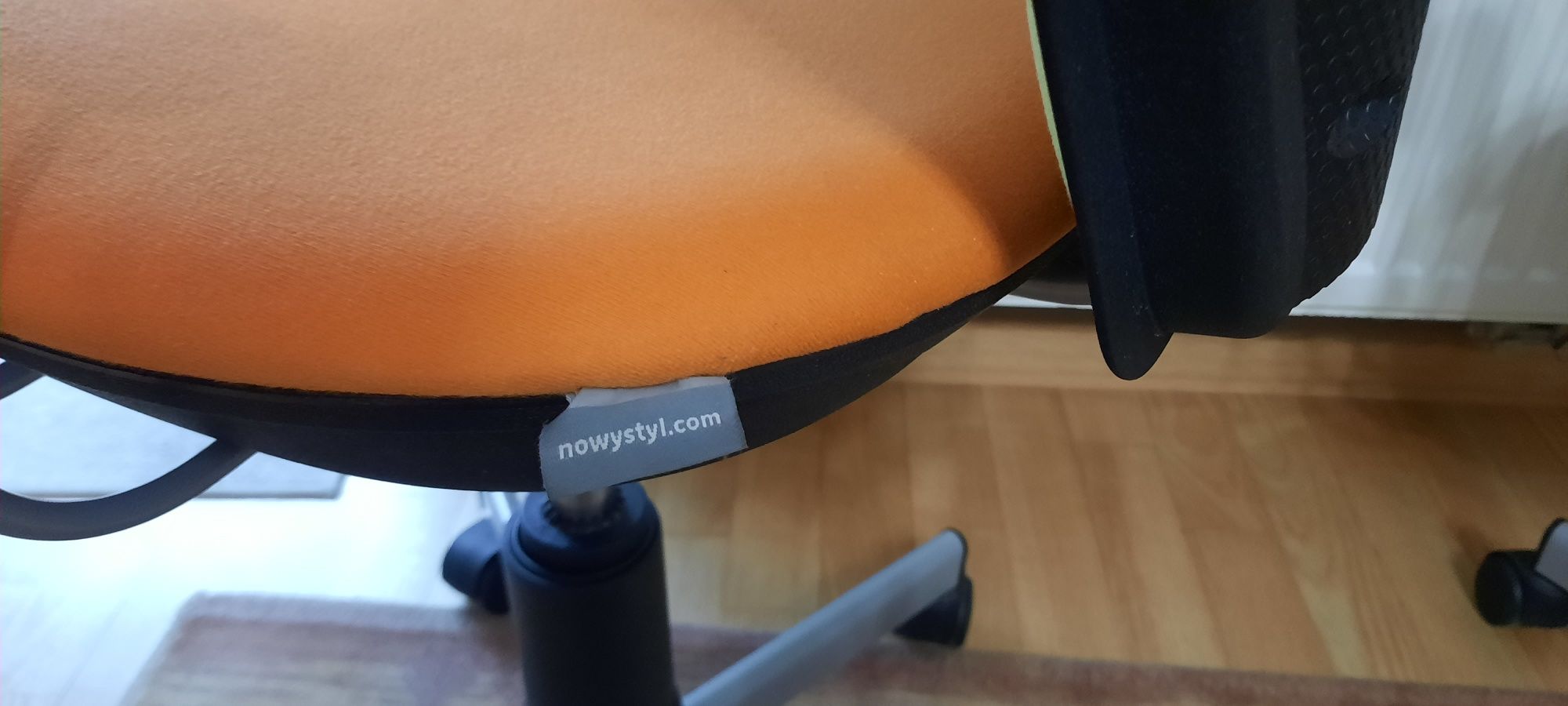 Krzesła obrotowe Nowy Styl