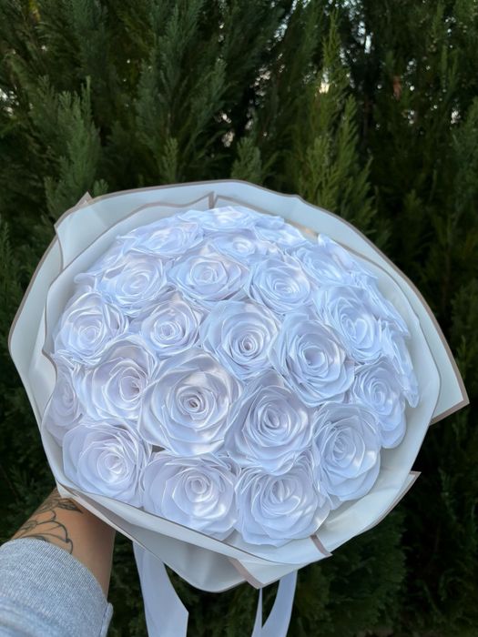 Квіти з атласної стрічки