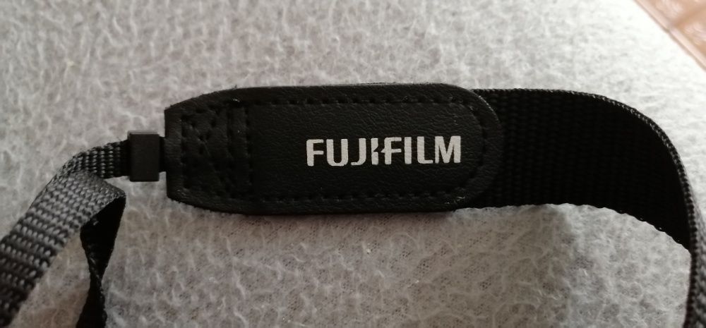 Máquina fotográfica fujifilm como nova.