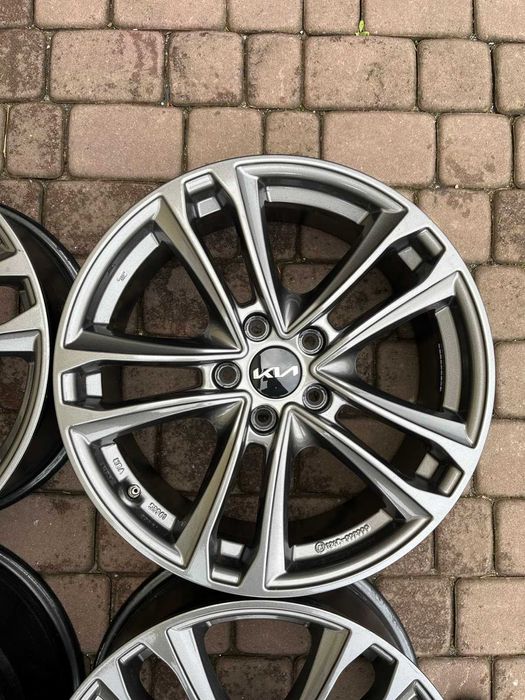 Alufelgi Kia 5x114,3 18 CZUJNIKI Ceed Proceed Optima Sportage SZARE