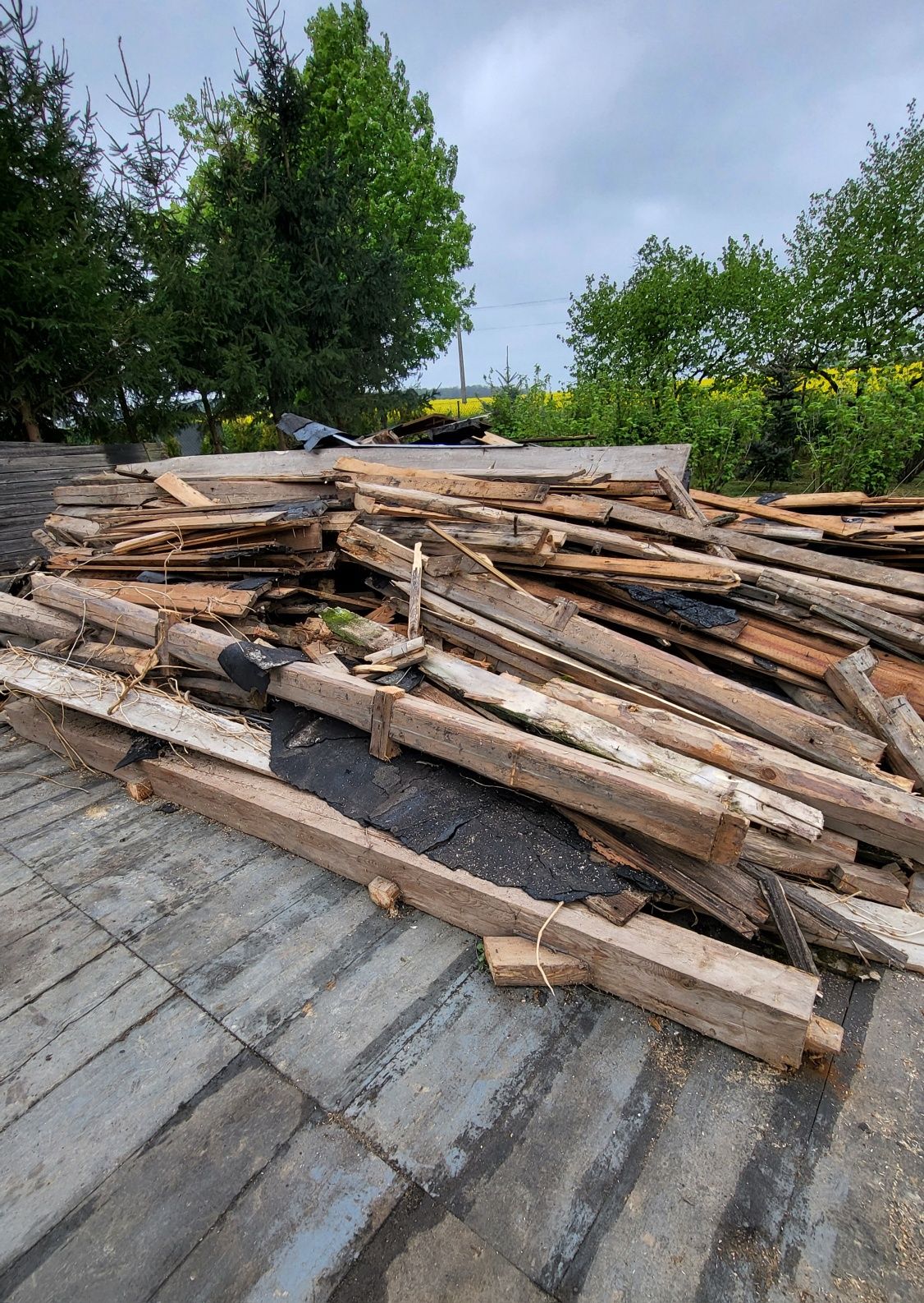 Drewno z rozbiórki