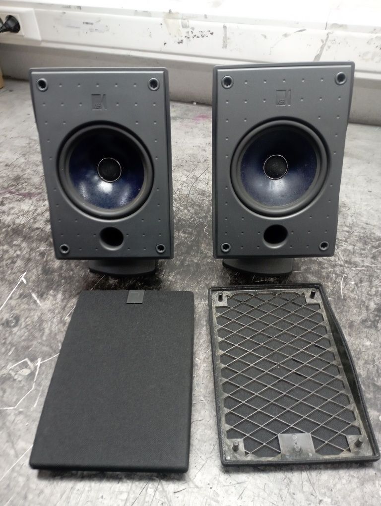 Colunas monitoras Kef SP3235