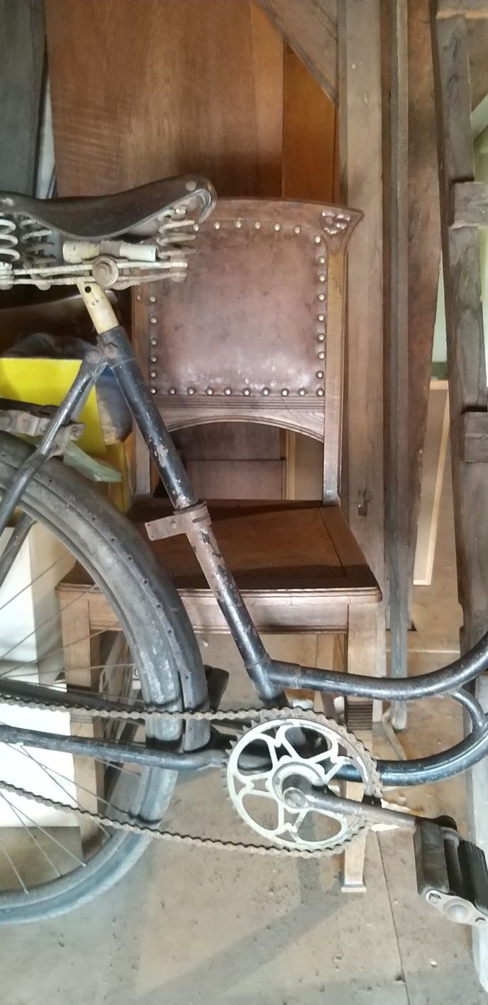 Stary przedwojenny rower