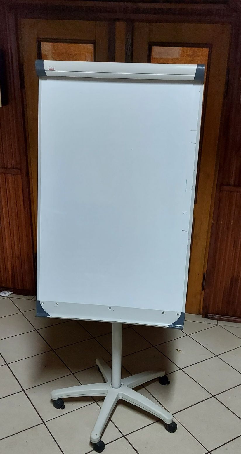 FLIPCHART mobilny Stojak z tablicą  70x100 KÓŁKA