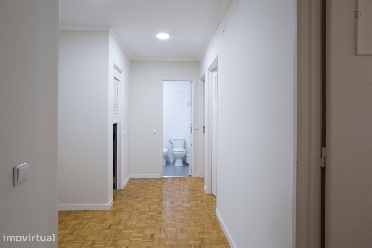553527 - Quarto com cama de solteiro em...