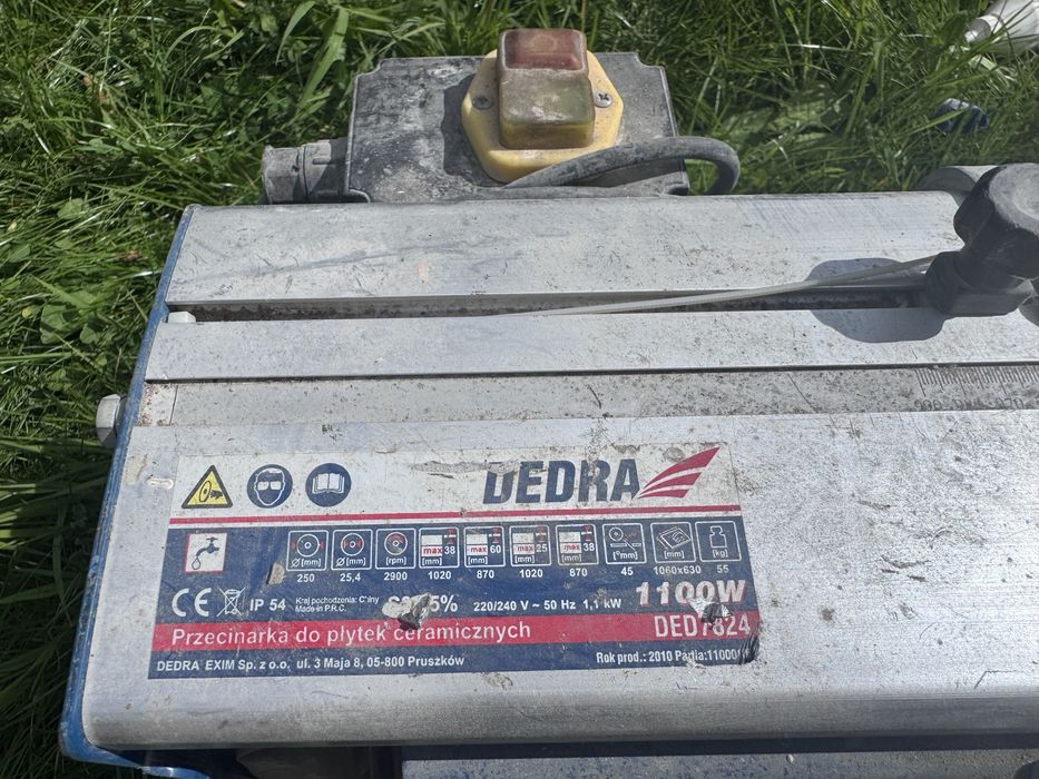 Maszyna do ciecia płytek dedra