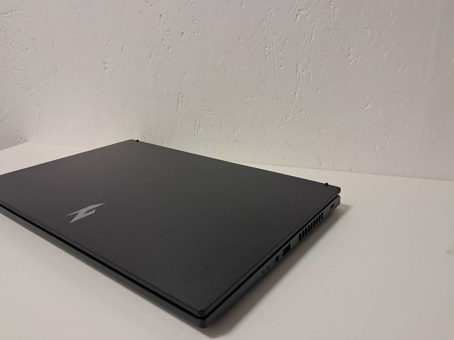 Laptop Acer Nitro V15 Ryzen 5 RTX 3050 16GB RAM 256+512GB SSD