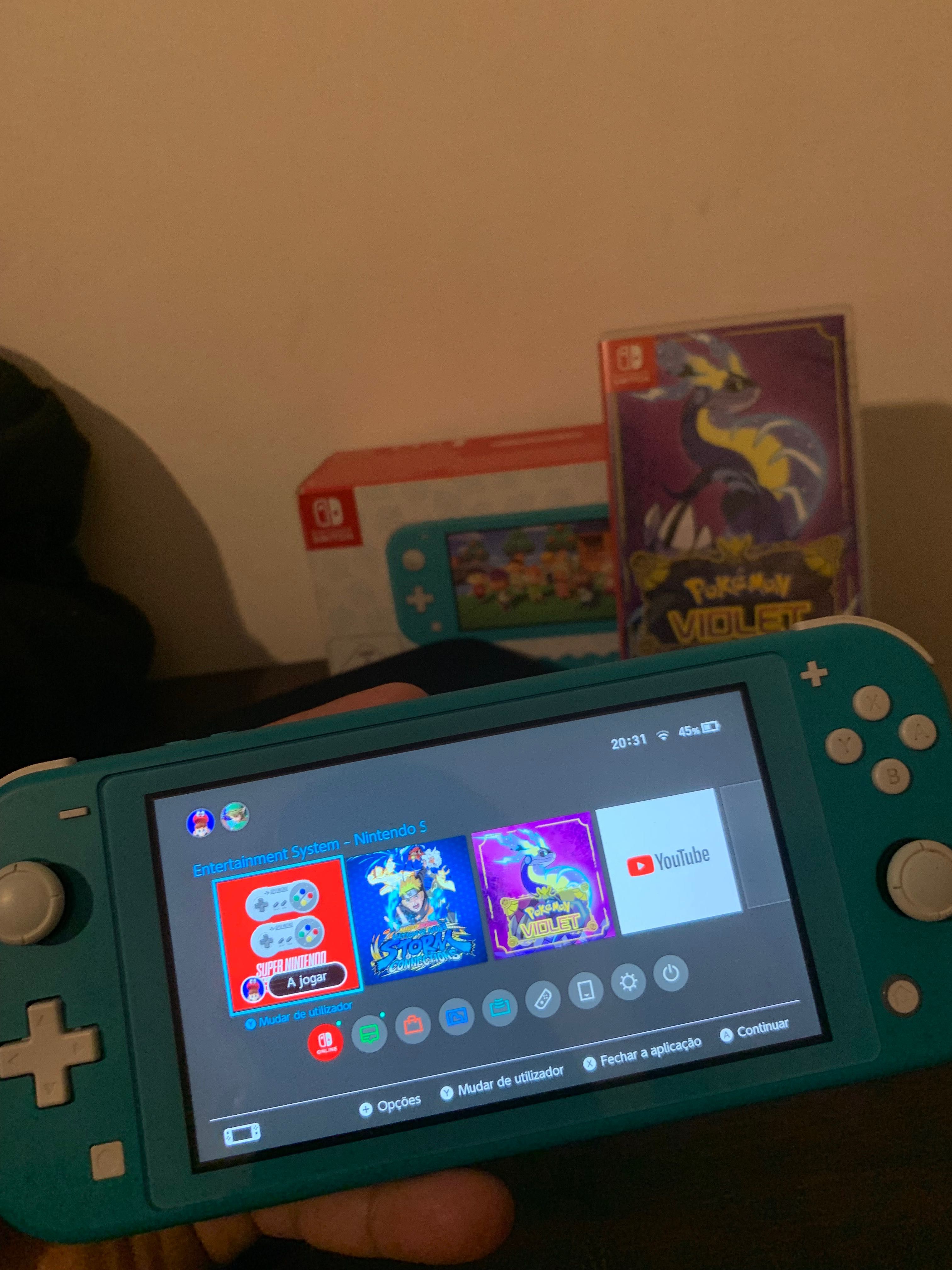 Nintendo switch lite com Pokémon violet