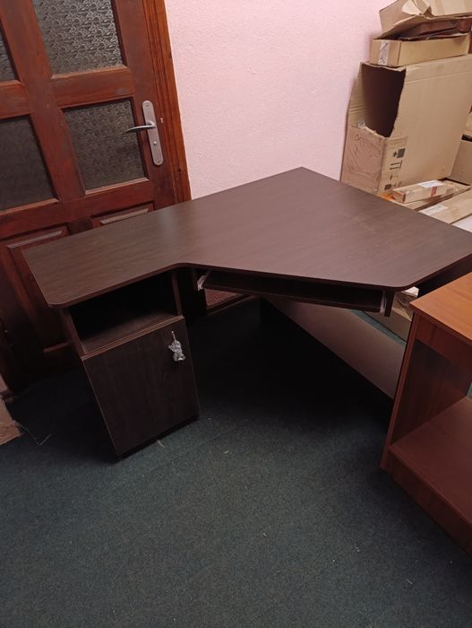 Продам недорого меблі нові з вітрини. Можлива доставка.