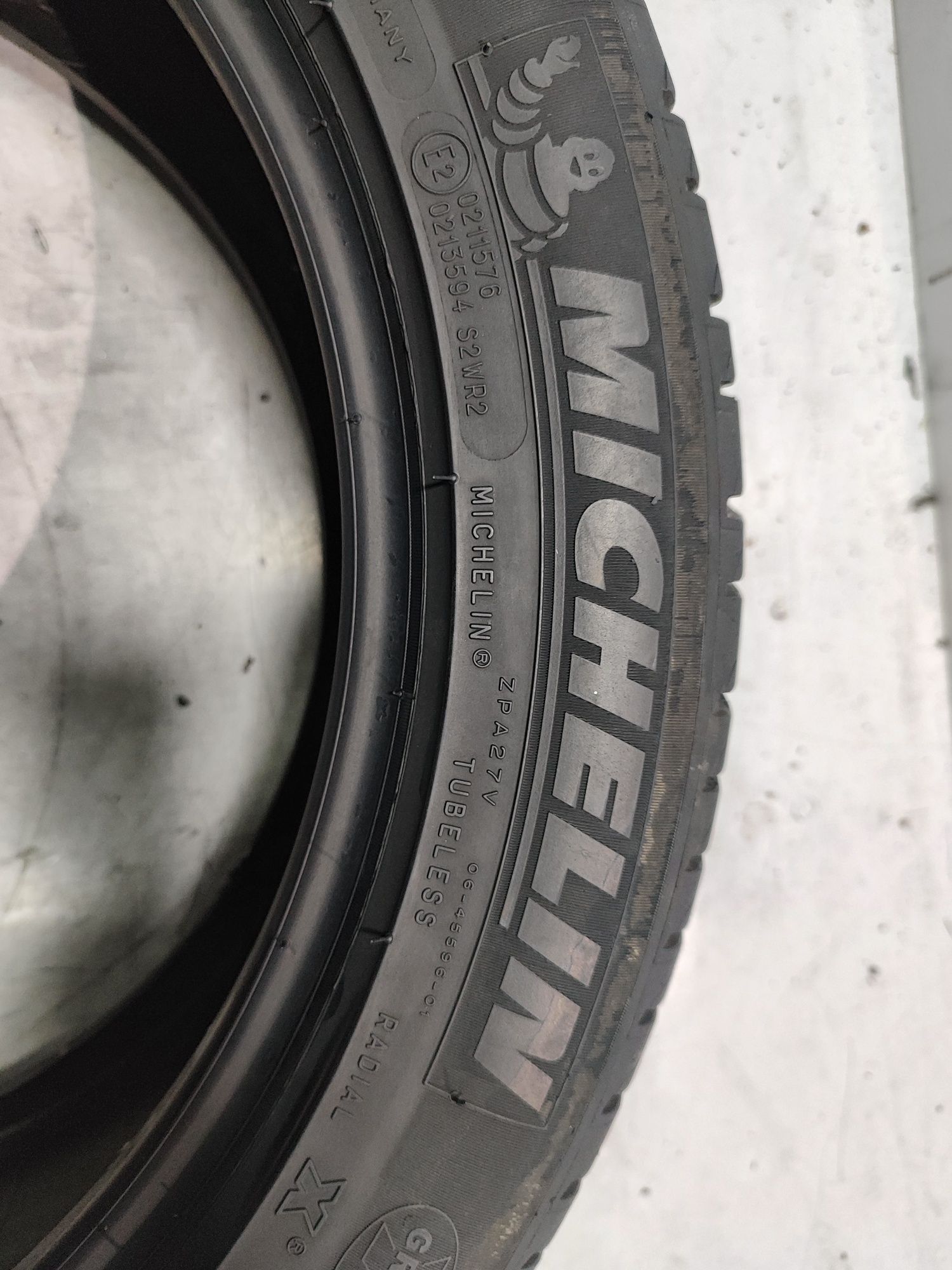 2 pneus semi novos Michelin 245-45r18 Oferta dos Portes 140 Euros