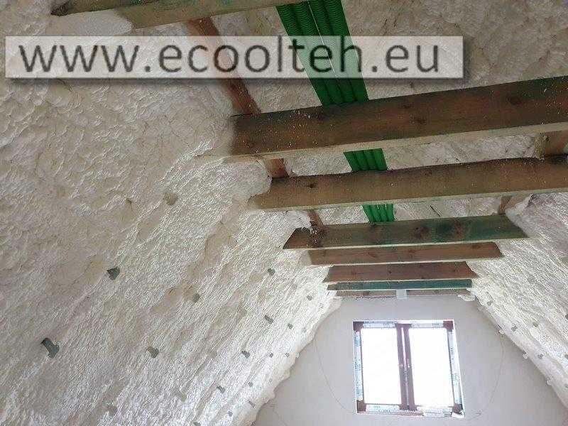 ocieplenia domów, budynków pianą PUR - otwartą i zamkniętą komórką