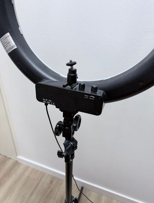 Luminária grande excelente para produção de conteúdos