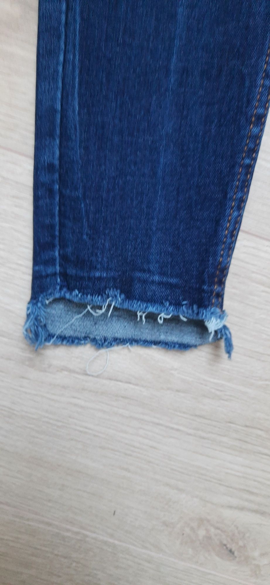 Spodnie jeansy Bershka rozm 32