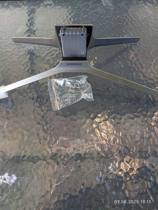 Ножки на телевизор Samsung.