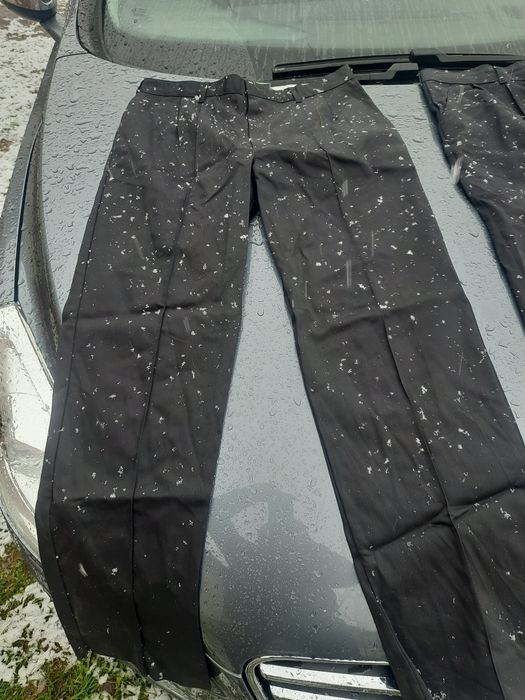 Штаны поліції Британії чорні