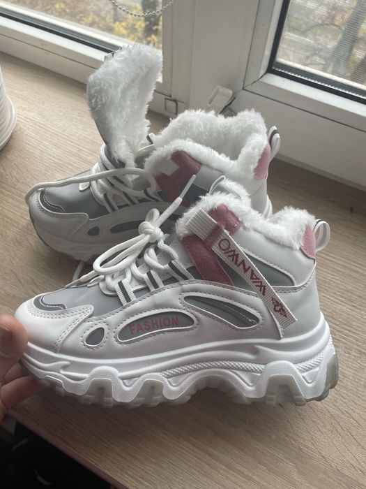 Кросівки утеплені для дівчинки