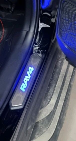 комплект накладок на пороги Toyota RAV4