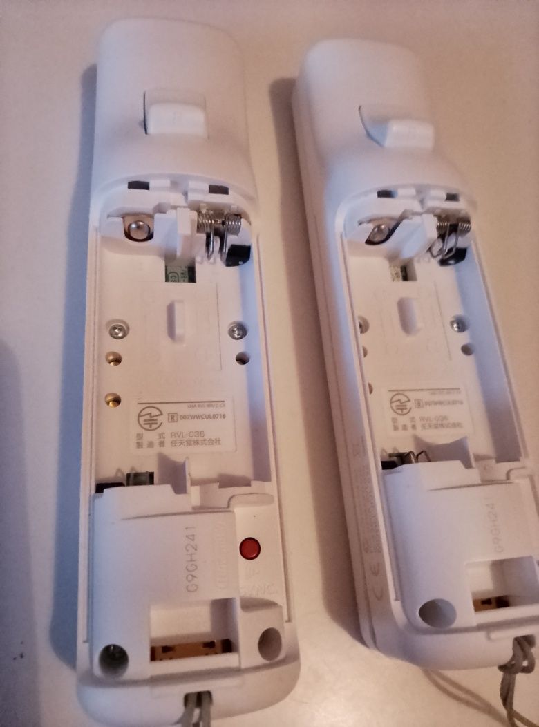 Oryginalny kontroler Nintendo Wii motion plus inside