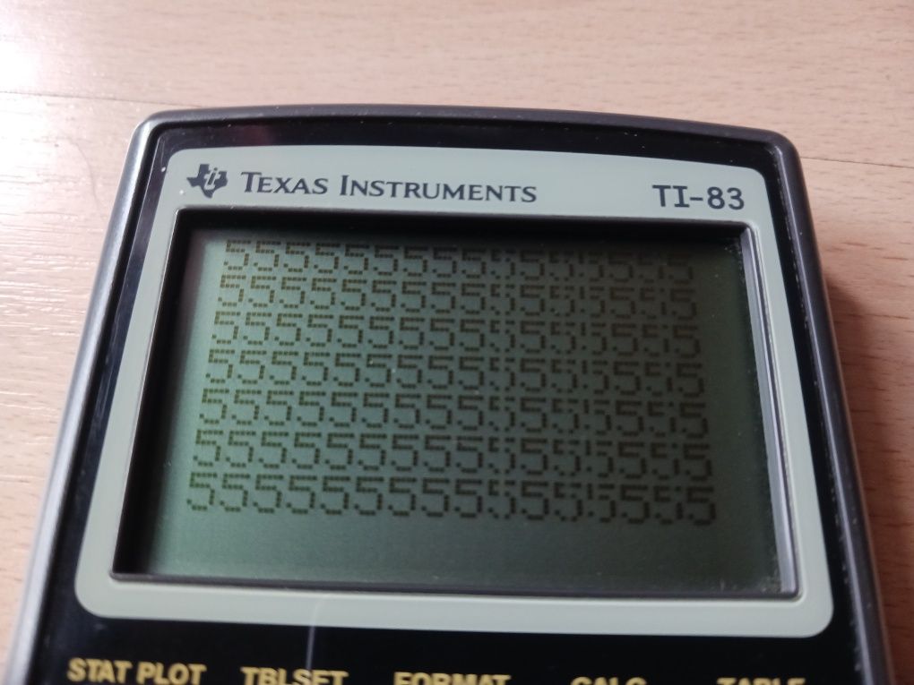Calculadora Gráfica TI-83 (com 3 linhas pixeis mortos)