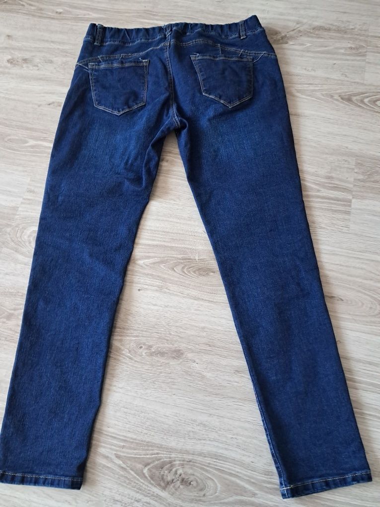 Damskie jeansy na gumie 48