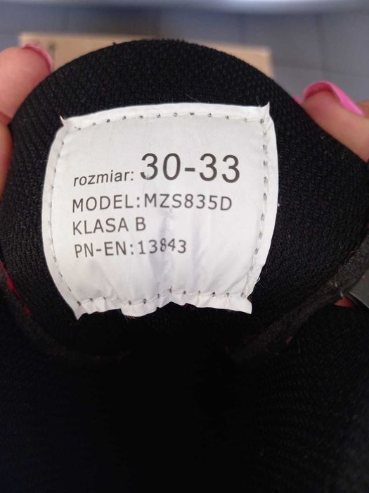 patins em linha e capacete