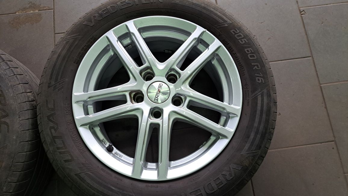 Peugeot Ford 5x108 Felgi 16 cali Komplet Dezent