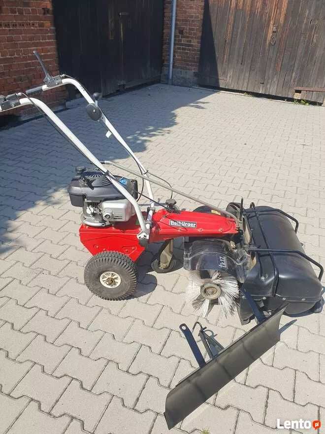 zamiatarka- odśnieżarka  Honda  GCV 135 4,5 KM