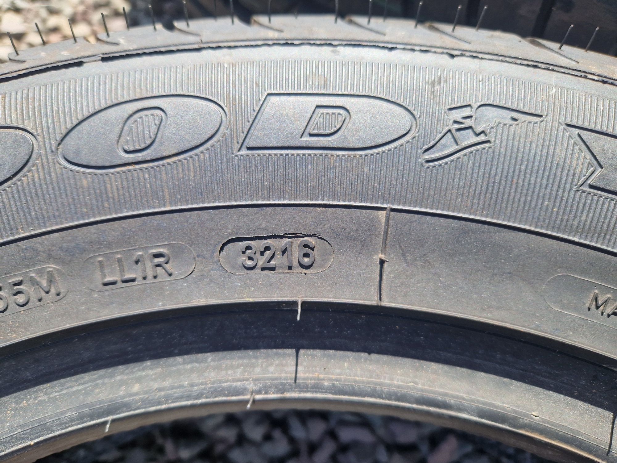 2 nowe demo opony 215/60/16 Goodyear EfficientGrip