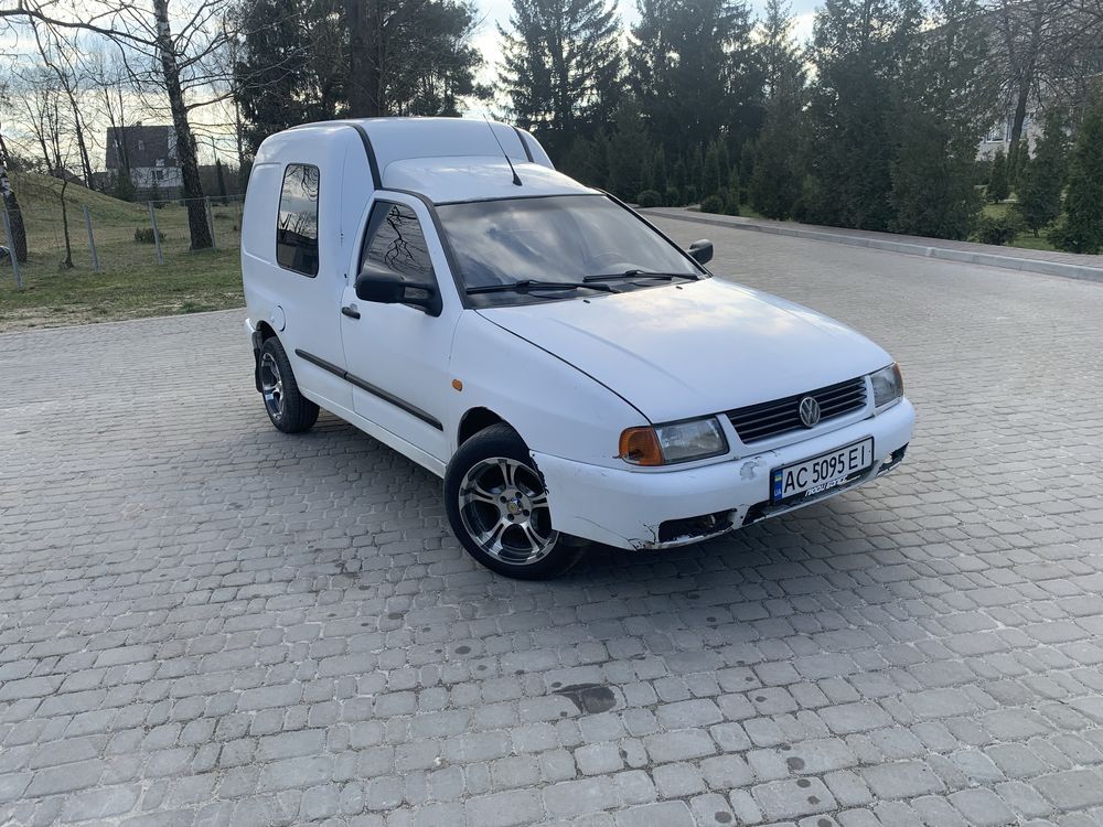 Volkswagen caddy 1,9 тд