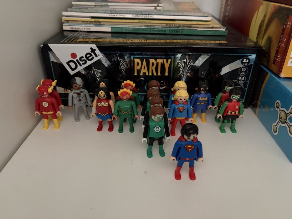 Troco Kinder DC Playmobil Enigma e Harley Quinn