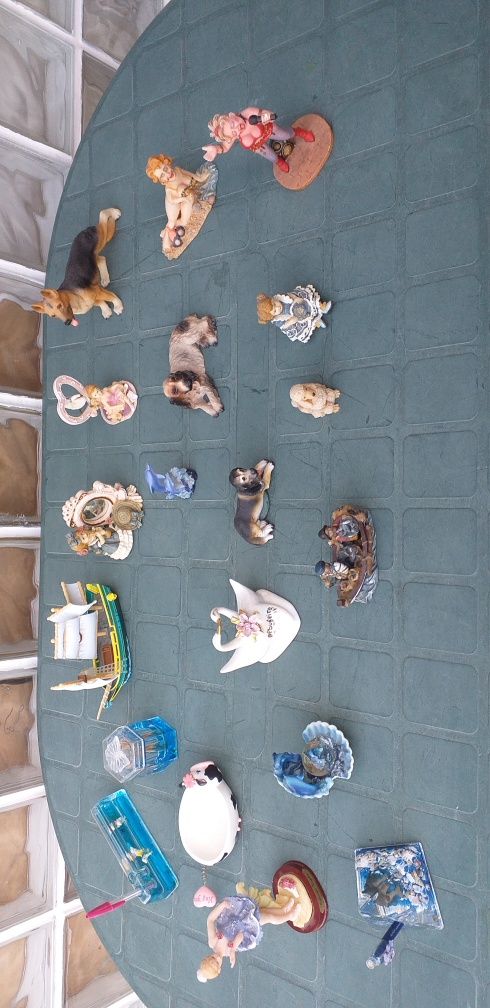 Estatuetas em porcelana