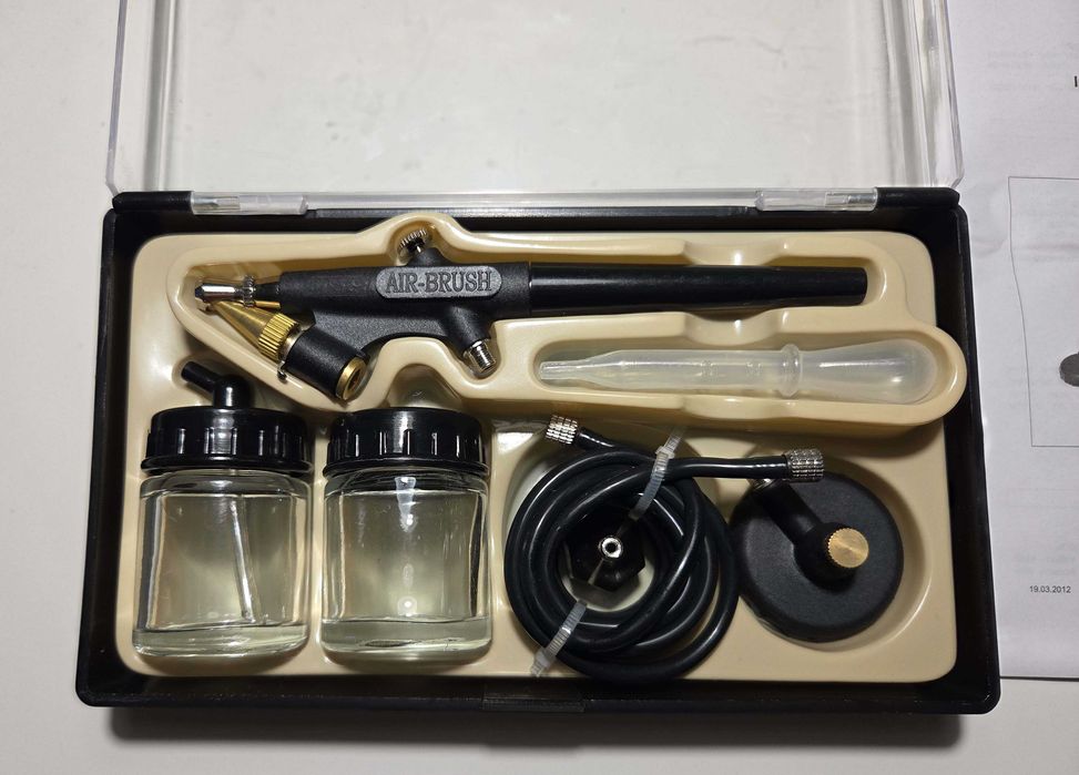 Pistolet natryskowy (aerograf) firmy Meec