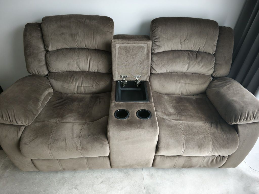 Dwuosobowa sofa z funkcją relaks