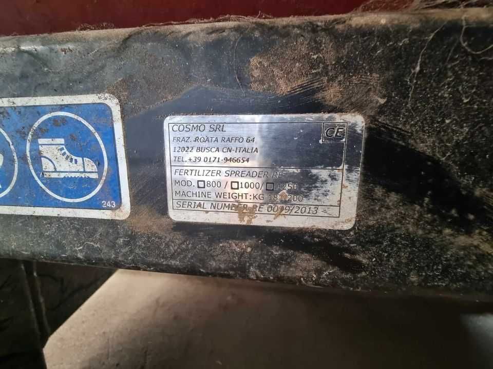 Distribuidor de adubo de 1250 kg marca Cosmo - Usado