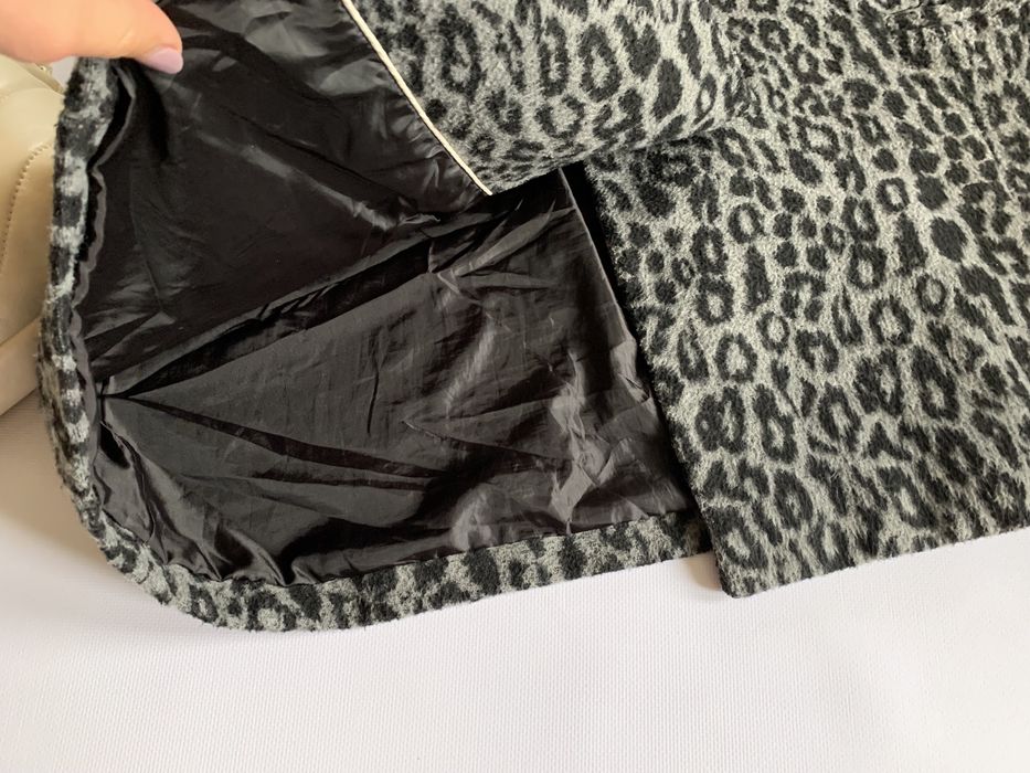 Неймовірне пальто р. XL, леопардове сіре! Дуже стильне!