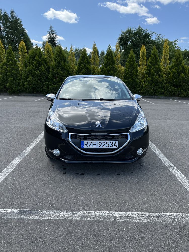 Peugeot 208 1.2 benzyna