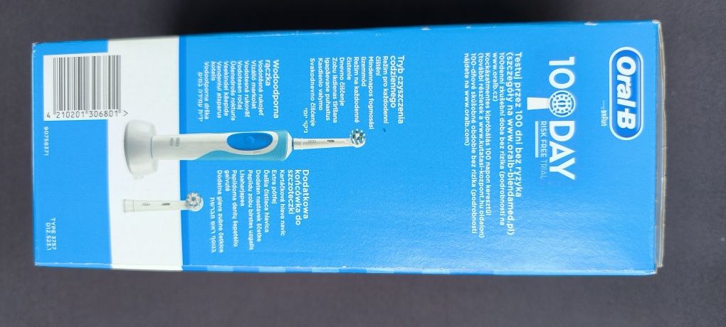 Szczoteczka Oral B Cross Action ze stacją akumulatorową