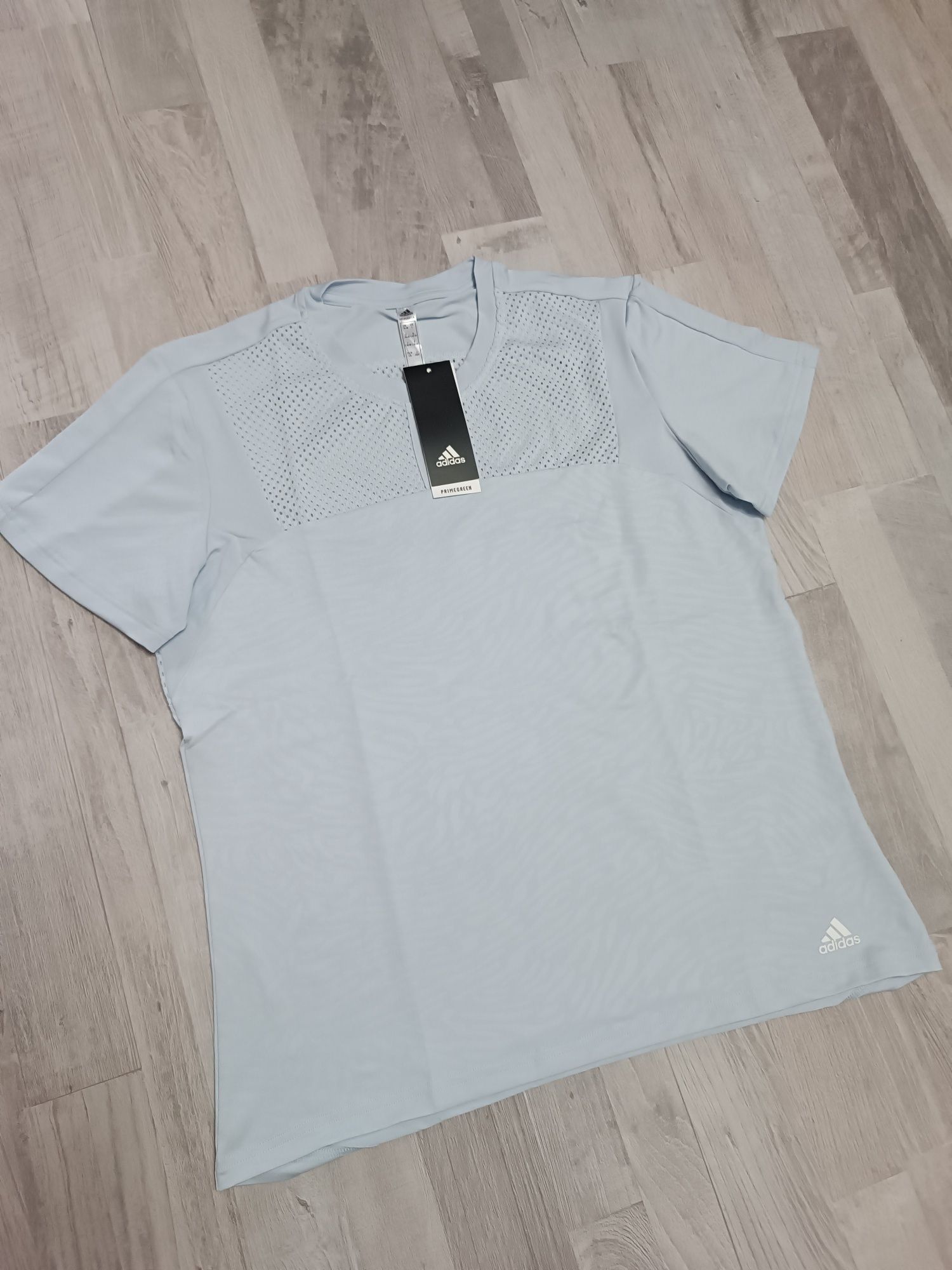Жіноча футболкв Adidas (оригінал)л
