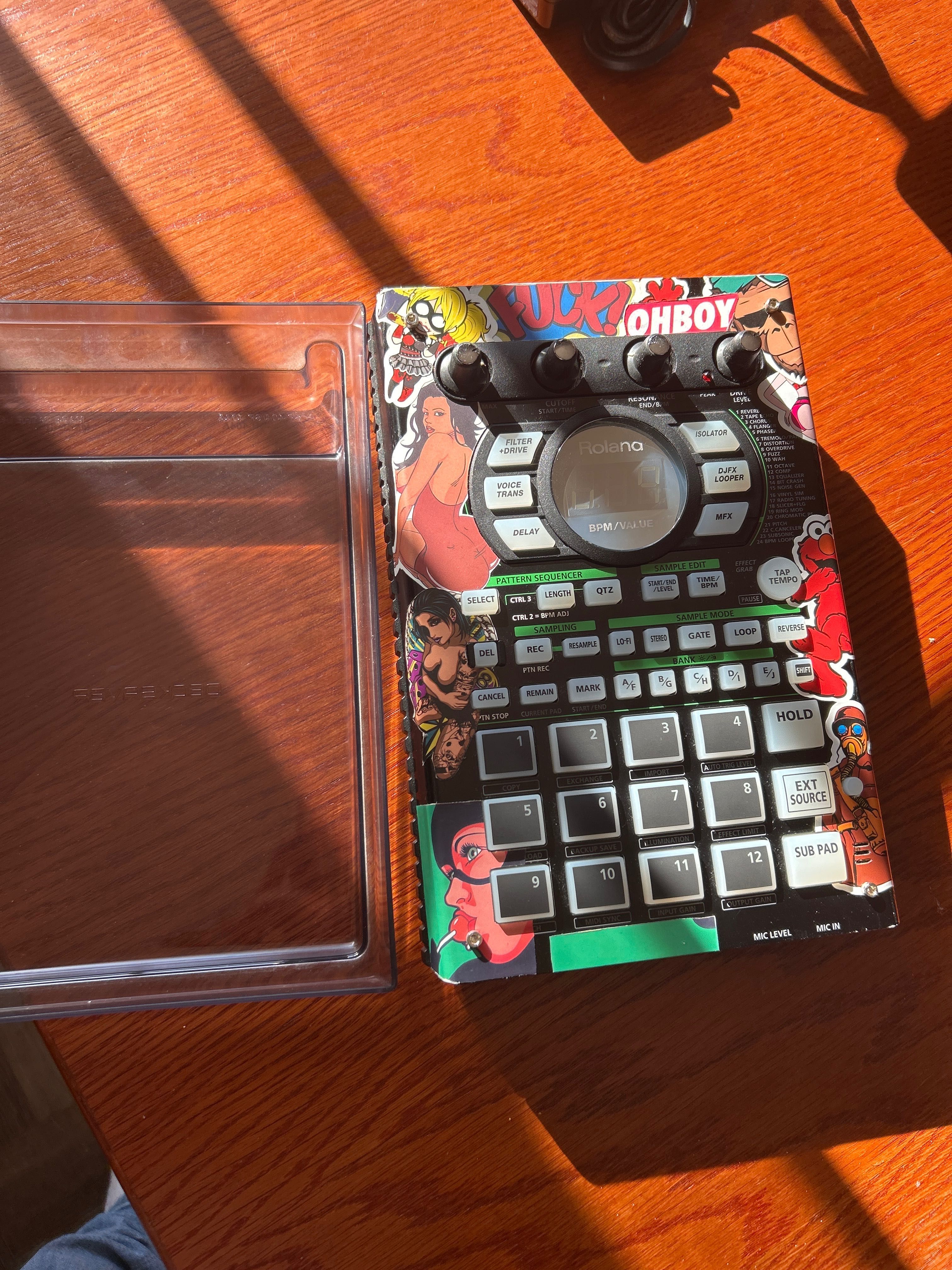 Roland SP-404A – Sampler Portátil