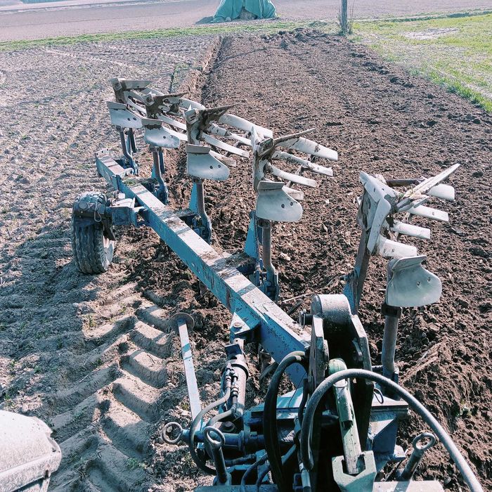 Pług 5 skibowy obrotowy RabeWerk ażurowe odkładnice przedpłużki 4+1