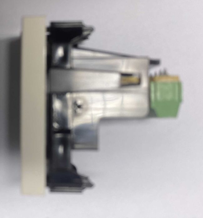 Tomada de telefone  6 contactos Niessen N2117.6 BL serie Zenit Branco