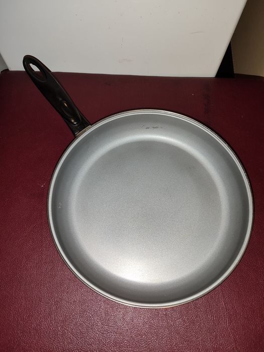 Набір сковорідок 20см, 26см