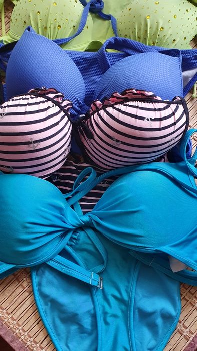 Продам дешево раздельные купальники