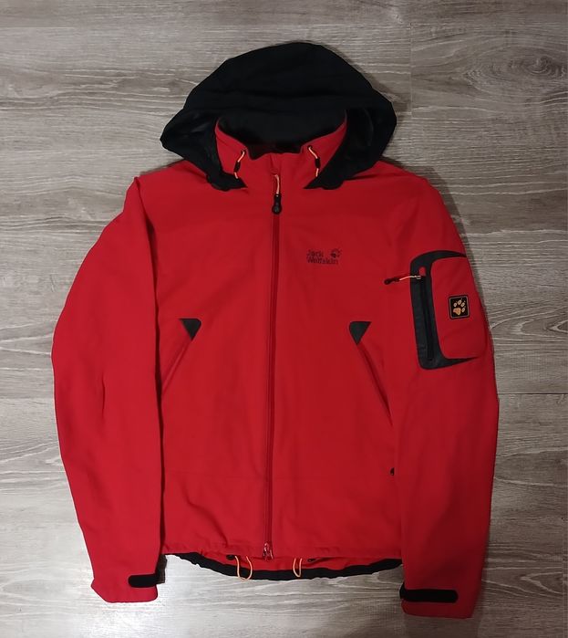 Тепла вітровка jack wolfskin