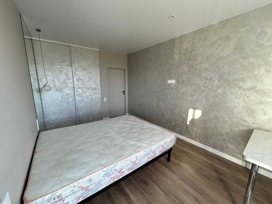 Продаж, 1 кімнатна  квартира, новобудова , вул Роксоляни