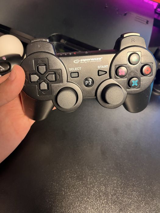 Playstation 3 + bogaty zestaw move