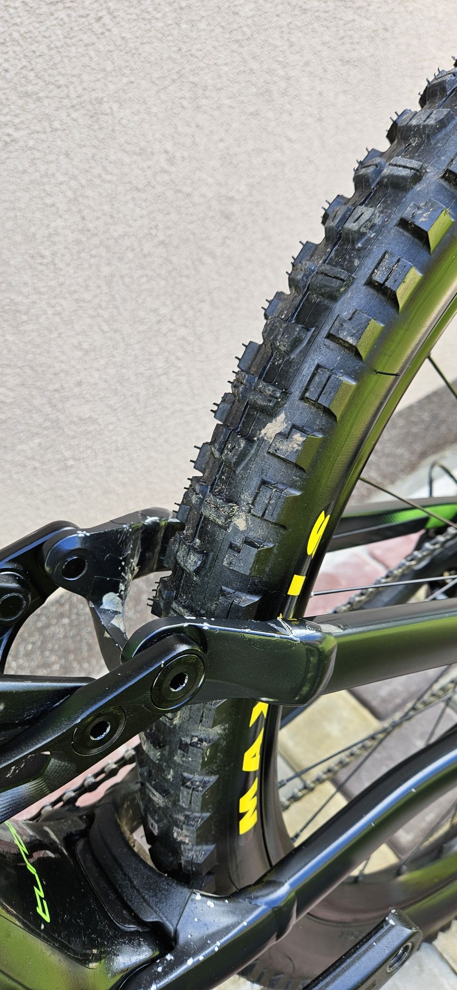 Велосипед Specialized LEVO MEN EXPERT CARBON 2019