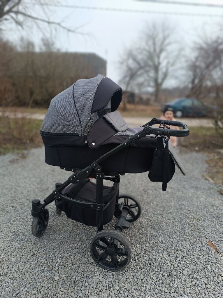 Продам коляску baby pram lardi 2в1